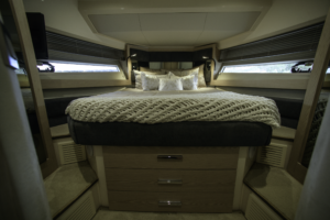 Sessa F48 INT_VAZ6299