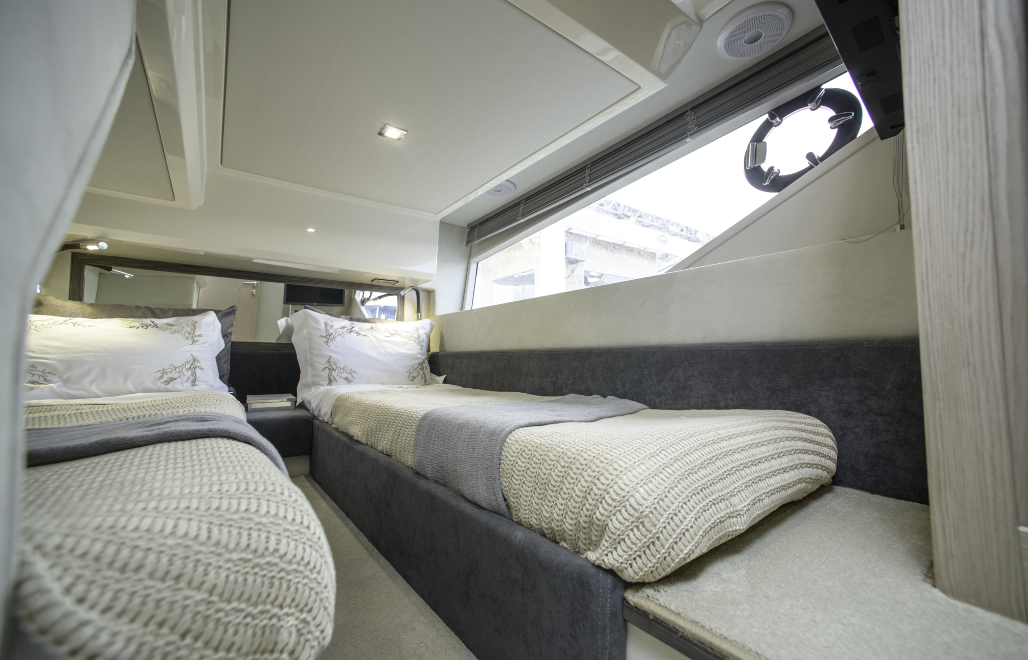 Sessa F48 INT_VAZ6314