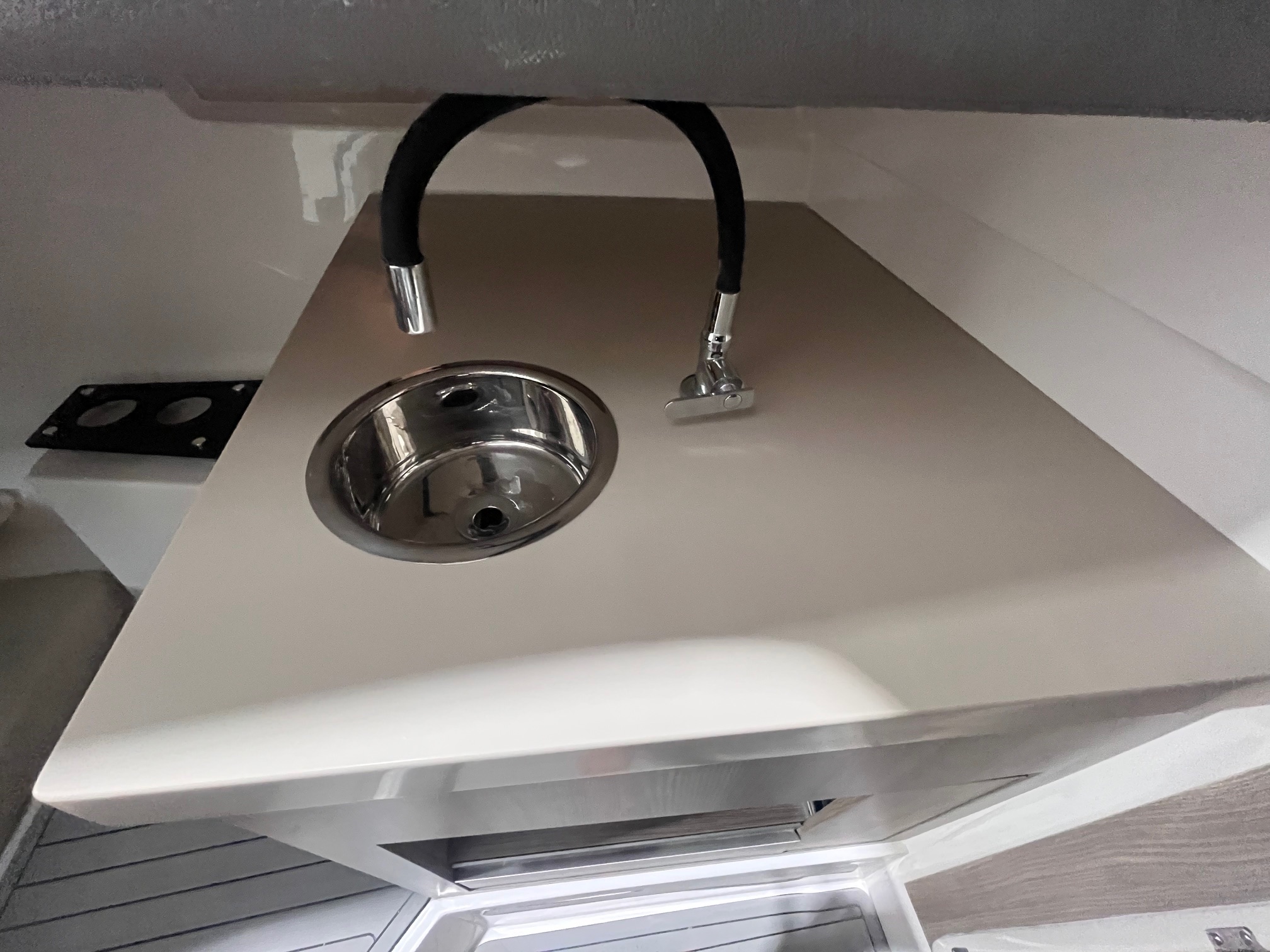 ventura_v300_crossover_8273 (1)